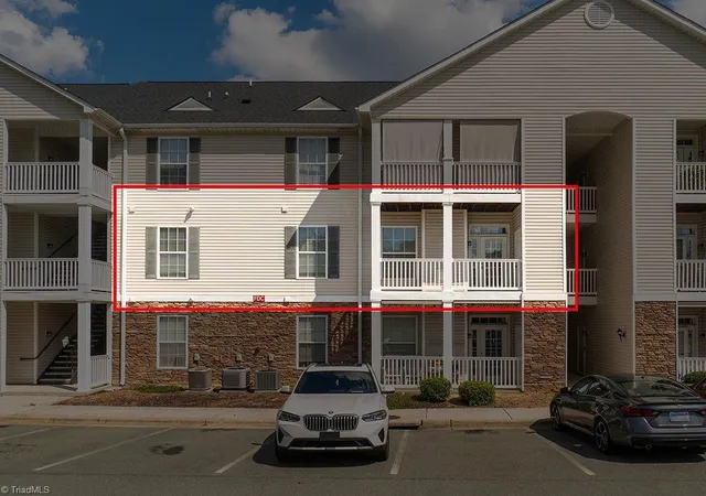 Photo 3 of Sale Pending at 3031 Winston Dr, Burlington, NC 27215 | MLS# 1235793 | Listing updated on 2026-09-30