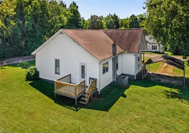 Photo 4 of Single family home for sale at 130 Loop St, Mocksville, NC 27028 | MLS# 1234091 | Listing updated on 2026-09-13