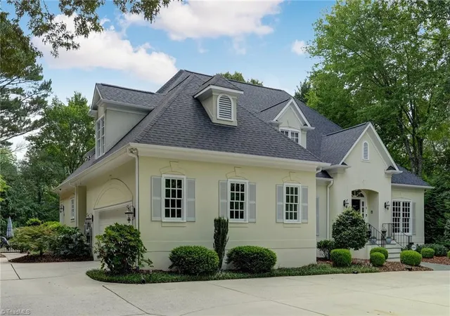 Photo 2 of Single family home for sale at 1912 Pembroke Rd, Greensboro, NC 27408 | MLS# 1234359 | Listing updated on 2026-09-13