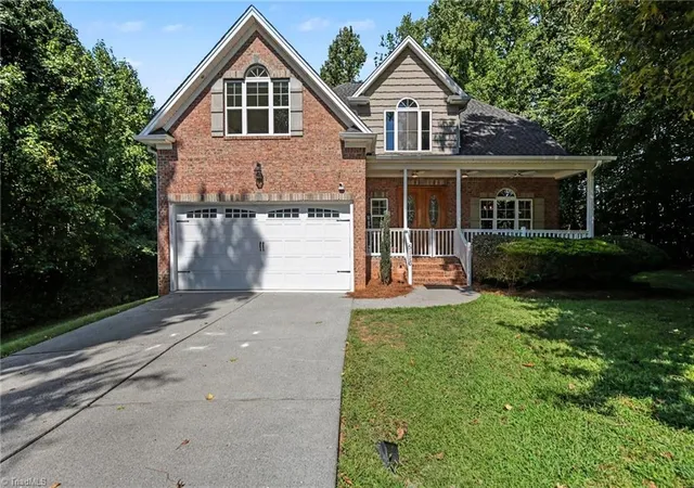 Photo 1 of Single family home for sale at 5116 Ivy Tr Ct, Clemmons, NC 27012 | MLS# 1236190 | Listing updated on 2026-10-03