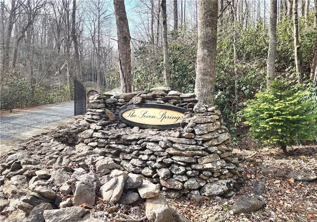 Photo 2 of Single family home for sale at 587 Seven Springs Pkwy, Ararat, VA 24053 | MLS# 1234065 | Listing updated on 2026-09-08