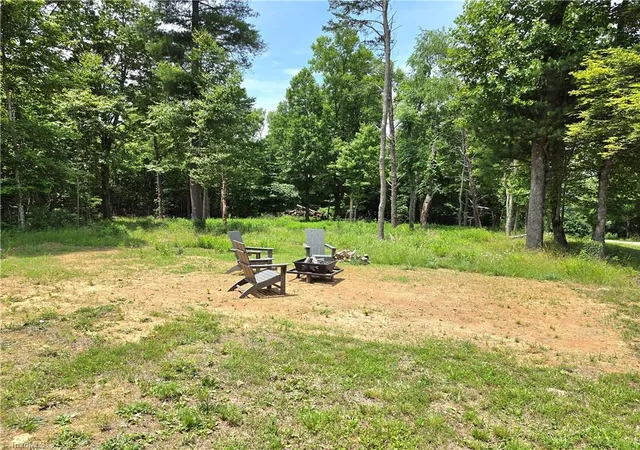 Photo 4 of Single family home for sale at 587 Seven Springs Pkwy, Ararat, VA 24053 | MLS# 1234065 | Listing updated on 2026-09-08