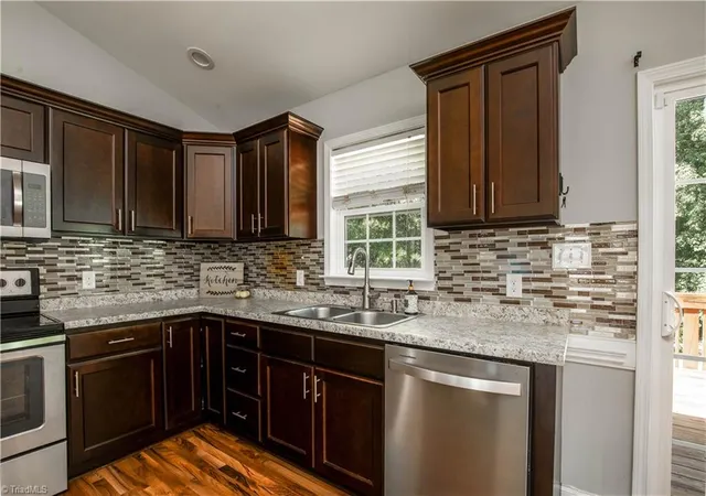 Photo 3 of Single family home for sale at 9 Brandy Wine Dr, Thomasville, NC 27360 | MLS# 1235132 | Listing updated on 2026-09-16