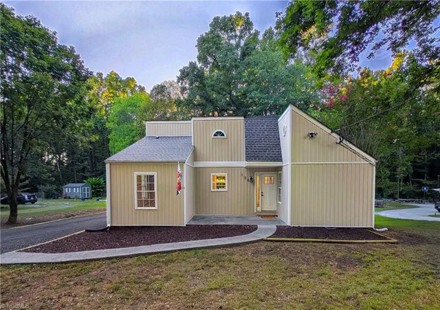 Photo 1 of Sale Pending at 130 Roswell Dr, Kernersville, NC 27284 | MLS# 1236199 | Listing updated on 2026-09-26