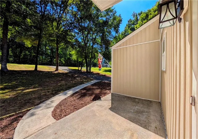 Photo 3 of Sale Pending at 130 Roswell Dr, Kernersville, NC 27284 | MLS# 1236199 | Listing updated on 2026-09-26