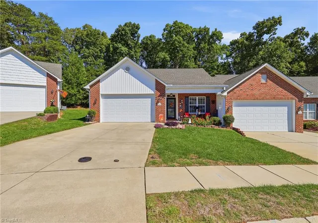 Photo 1 of Single family home for sale at 425 Peace Rollins Ct, Kernersville, NC 27284 | MLS# 1239413 | Listing updated on 2026-10-25