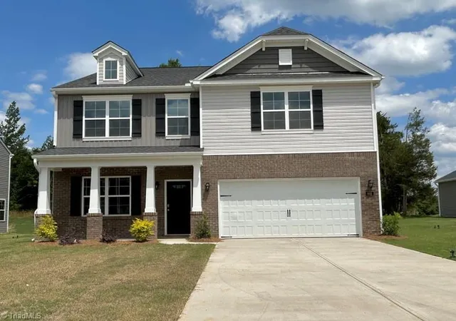 Photo 1 of Single family home for sale at 4801 Reedy Crk Farm Cir, Greensboro, NC 27405 | MLS# 1233574 | Listing updated on 2026-09-01