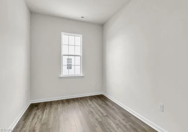 Photo 4 of Single family home for sale at 4801 Reedy Crk Farm Cir, Greensboro, NC 27405 | MLS# 1233574 | Listing updated on 2026-09-01