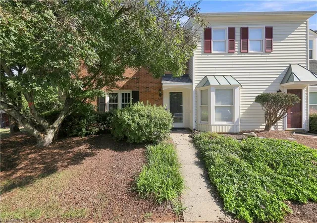 Photo 2 of Single family home for sale at 420 Herndon Dr, Winston Salem, NC 27104 | MLS# 1234773 | Listing updated on 2026-09-27