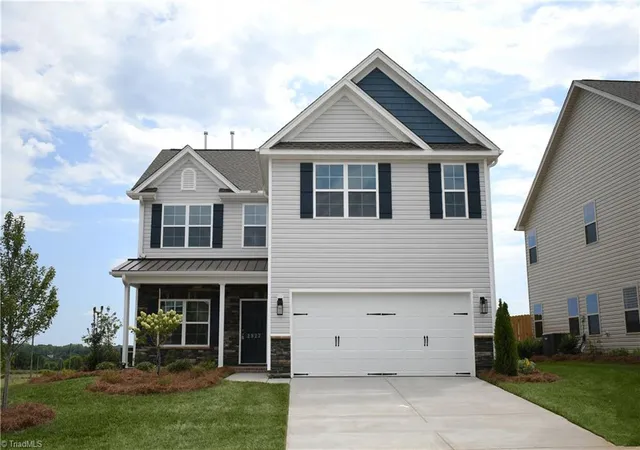 Photo 1 of Single family home for sale at 2927 Flt Rock Dr, Winston Salem, NC 27127 | MLS# 1236035 | Listing updated on 2026-09-17