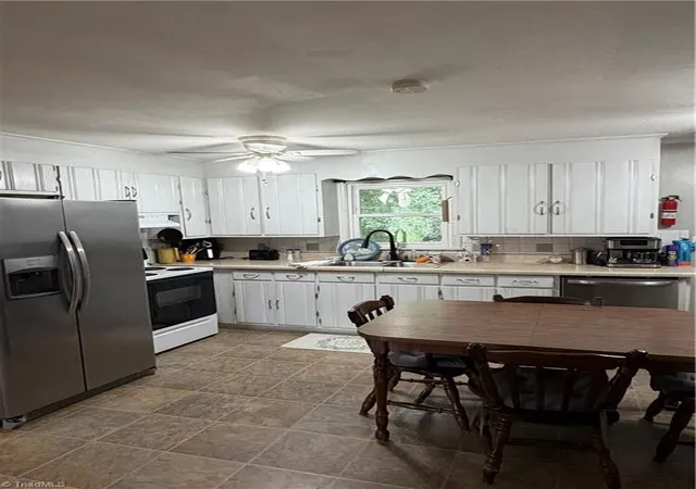 Photo 4 of Single family home for sale at 226 Hill Dr, Lexington, NC 27295 | MLS# 1233991 | Listing updated on 2026-09-11