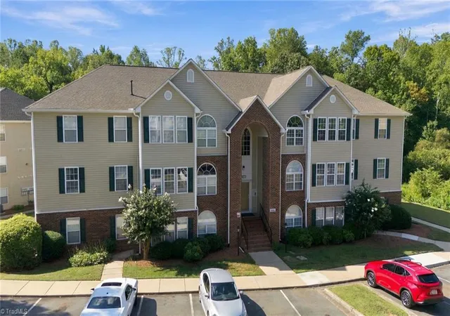 Photo 1 of Single family home for sale at 531 Ml Pond Dr, Winston Salem, NC 27106 | MLS# 1235803 | Listing updated on 2026-10-20
