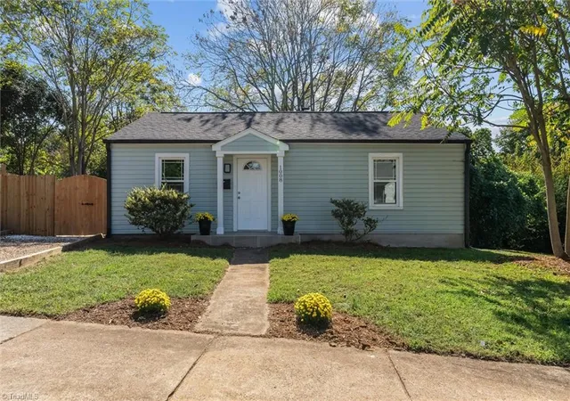 Photo 2 of Single family home for sale at 1008 Apple St, Winston Salem, NC 27101 | MLS# 1239826 | Listing updated on 2026-10-22