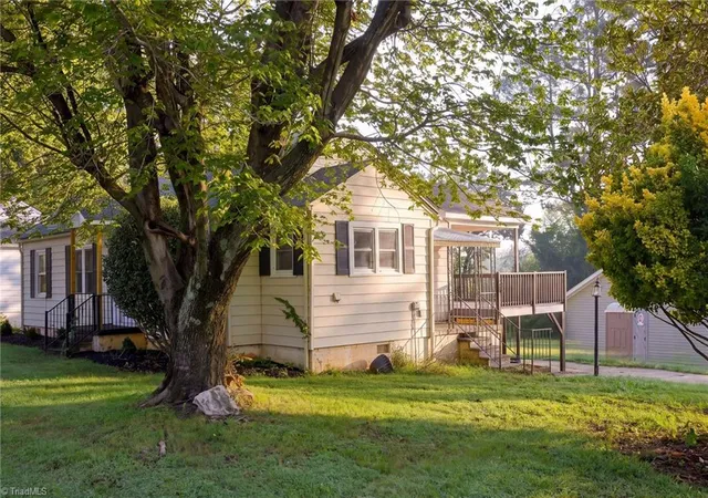 Photo 3 of Single family home for sale at 500 Player Dr, High Point, NC 27260 | MLS# 1234952 | Listing updated on 2026-09-09