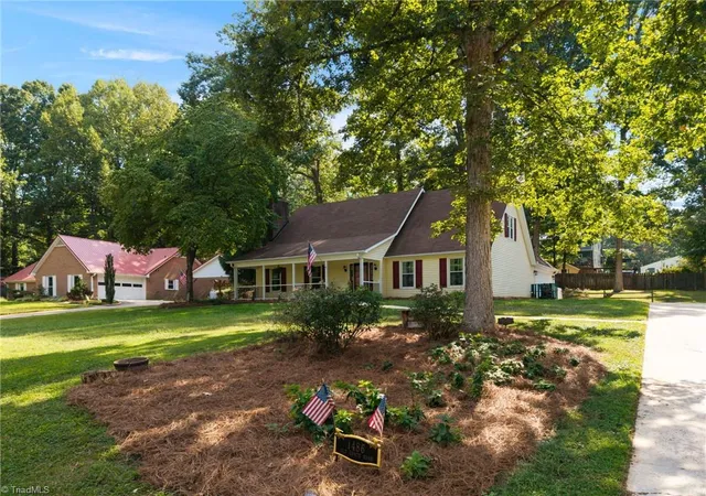 Photo 2 of Single family home for sale at 1486 Old Coach Rd, Kernersville, NC 27284 | MLS# 1234295 | Listing updated on 2026-10-02