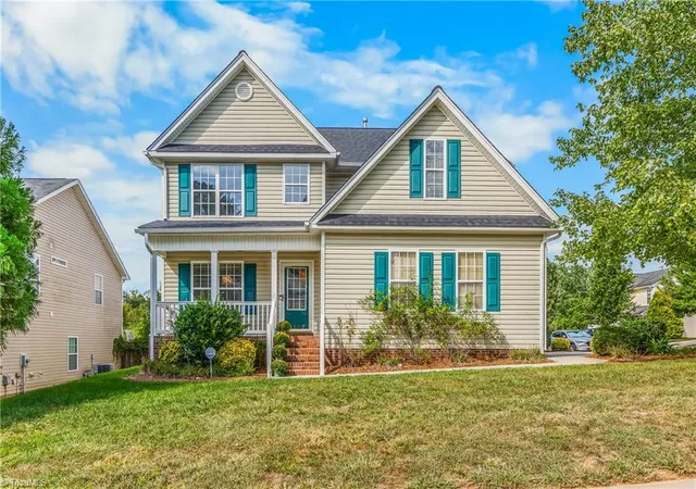 Photo 1 of Single family home for sale at 4107 Laurel Crk Dr, Greensboro, NC 27405 | MLS# 1237617 | Listing updated on 2026-10-29