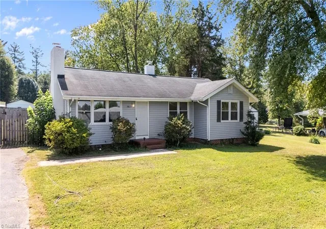 Photo 2 of Single family home for sale at 5615 Plantation Dr, Winston Salem, NC 27105 | MLS# 1236421 | Listing updated on 2026-10-23