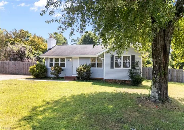 Photo 3 of Single family home for sale at 5615 Plantation Dr, Winston Salem, NC 27105 | MLS# 1236421 | Listing updated on 2026-10-23