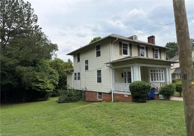 Photo 2 of Single family home for sale at 7 Park Blvd, Winston Salem, NC 27127 | MLS# 1235231 | Listing updated on 2026-09-17