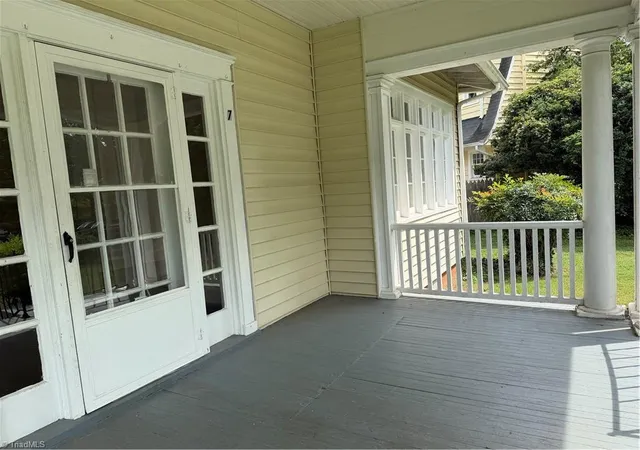 Photo 4 of Single family home for sale at 7 Park Blvd, Winston Salem, NC 27127 | MLS# 1235231 | Listing updated on 2026-09-17