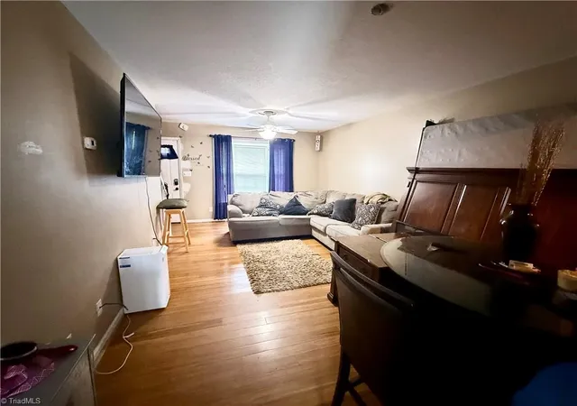Photo 2 of Single family home for sale at 7 Portside Ct, Greensboro, NC 27406 | MLS# 1235292 | Listing updated on 2026-09-14