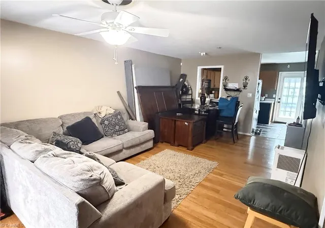 Photo 3 of Single family home for sale at 7 Portside Ct, Greensboro, NC 27406 | MLS# 1235292 | Listing updated on 2026-09-14