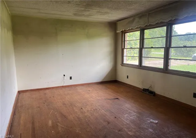Photo 2 of Sale Pending at 180 Cedar Ln, Reidsville, NC 27320 | MLS# 1234703 | Listing updated on 2026-09-20
