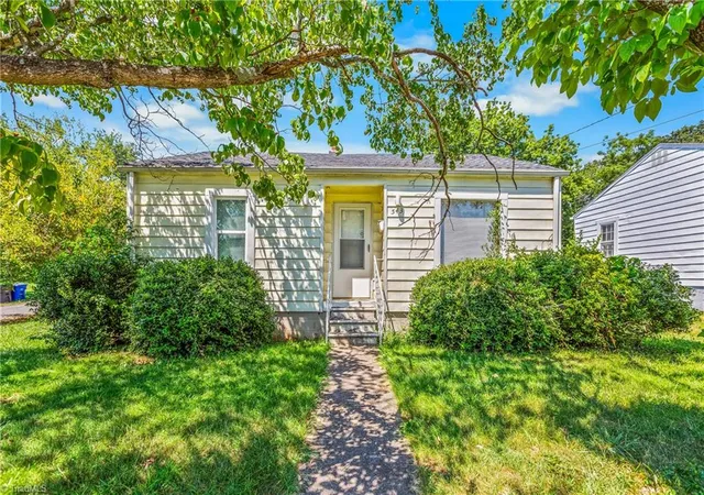 Photo 1 of Single family home for sale at 543 W Sprague St, Winston Salem, NC 27127 | MLS# 1234452 | Listing updated on 2026-09-21