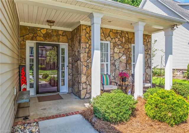 Photo 2 of Single family home for sale at 189 Cabot Dr, Winston Salem, NC 27103 | MLS# 1234195 | Listing updated on 2026-09-13