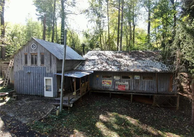 Photo 4 of Single family home for sale at 463 Simpson Ml Rd, Mount Airy, NC 27030 | MLS# 1238908 | Listing updated on 2026-10-14