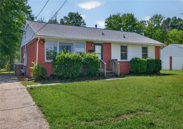 Photo 2 of Single family home for sale at 1712 Tuscaloosa St, Greensboro, NC 27401 | MLS# 1235261 | Listing updated on 2026-09-10