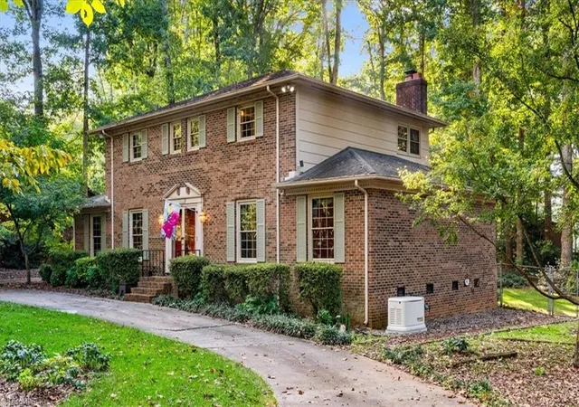 Photo 2 of Single family home for sale at 309 Fairidge Dr, Jamestown, NC 27282 | MLS# 1238710 | Listing updated on 2026-10-25