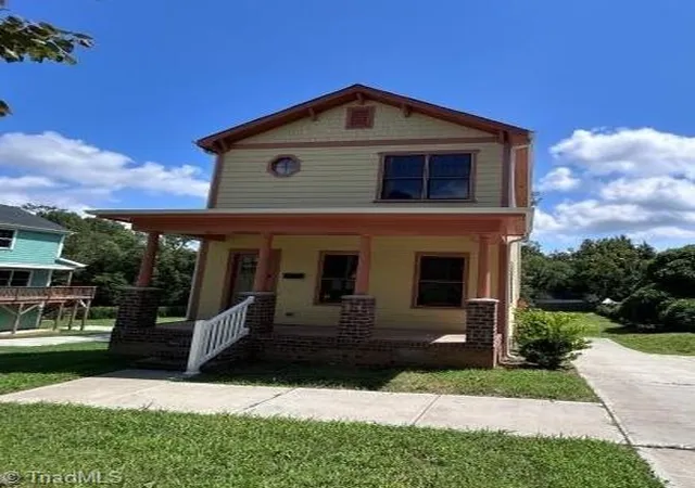 Photo 1 of Single family home for sale at 523 W Front St, Statesville, NC 28677 | MLS# 1234296 | Listing updated on 2026-09-11