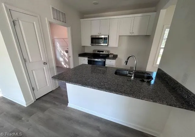 Photo 2 of Single family home for sale at 523 W Front St, Statesville, NC 28677 | MLS# 1234296 | Listing updated on 2026-09-11