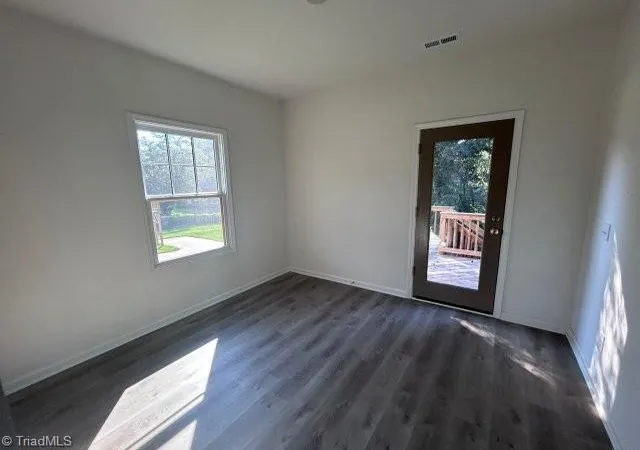 Photo 4 of Single family home for sale at 523 W Front St, Statesville, NC 28677 | MLS# 1234296 | Listing updated on 2026-09-11