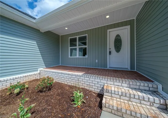 Photo 3 of Single family home for sale at 5705 Marshallgate Dr, Winston Salem, NC 27105 | MLS# 1235430 | Listing updated on 2026-10-01