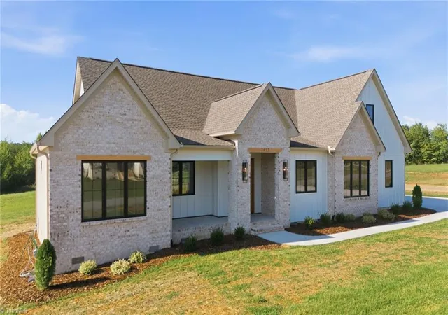 Photo 4 of Sale Pending at 7417 Kingsley Pl, Stokesdale, NC 27357 | MLS# 1233973 | Listing updated on 2026-09-06