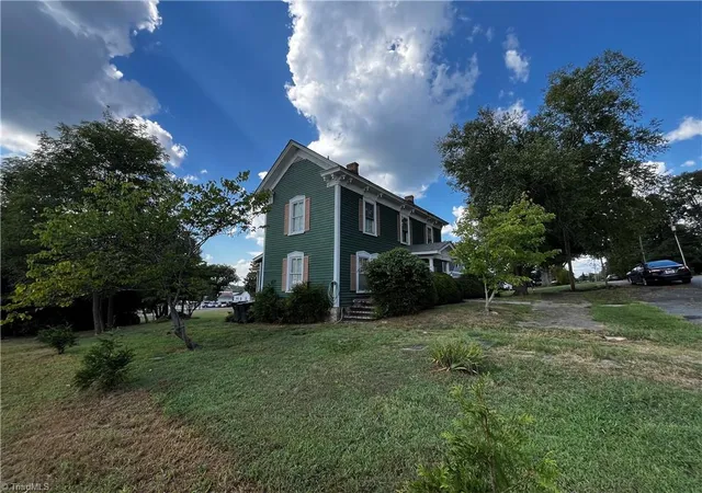 Photo 2 of Single family home for sale at 207 Summit St, Walnut Cove, NC 27052 | MLS# 1234630 | Listing updated on 2026-09-08