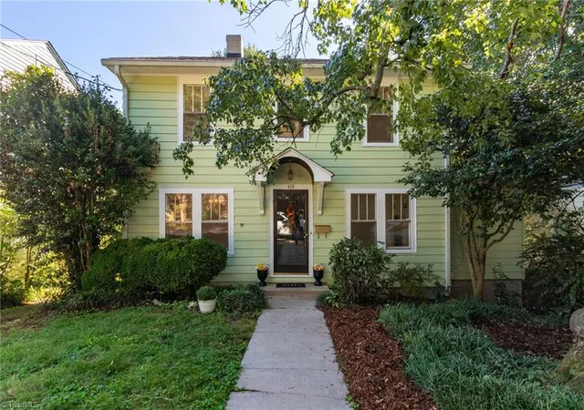 Photo 2 of Single family home for sale at 419 S Sunset Dr, Winston Salem, NC 27103 | MLS# 1237052 | Listing updated on 2026-10-24