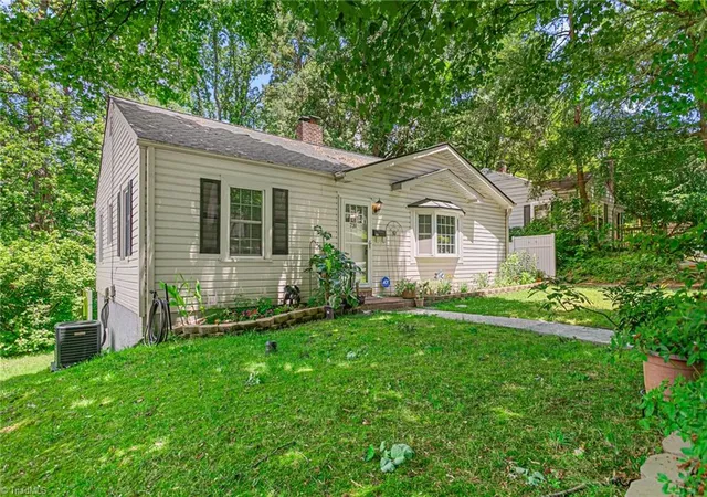 Photo 4 of Single family home for sale at 731 W Banner Ave, Winston Salem, NC 27127 | MLS# 1233887 | Listing updated on 2026-10-26