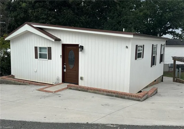 Photo 2 of Manufactured home for sale at 106 Deerfield Dr, New London, NC 28127 | MLS# 1234928 | Listing updated on 2026-09-14