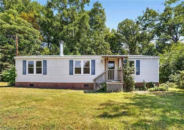 Photo 4 of Sale Pending at 4002 US Hwy 29 N, Greensboro, NC 27405 | MLS# 1233752 | Listing updated on 2026-09-06