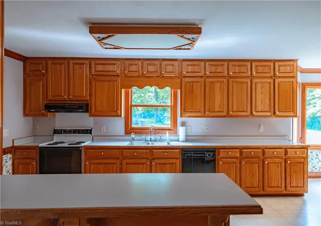 Photo 4 of Single family home for sale at 4003 Blumenthal Rd, Greensboro, NC 27406 | MLS# 1234875 | Listing updated on 2026-09-09