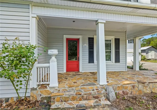 Photo 3 of Sale Pending at 1001 N Main St, Walnut Cove, NC 27052 | MLS# 1234026 | Listing updated on 2026-09-22