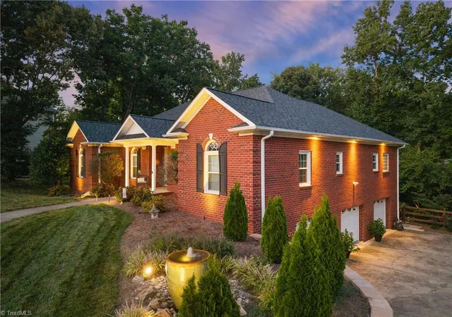 Photo 2 of Sale Pending at 3715 Squirewood Dr, Clemmons, NC 27012 | MLS# 1234824 | Listing updated on 2026-09-12