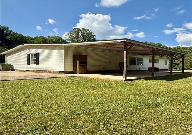 Photo 3 of Sale Pending at 185 Marlin Blvd, Mount Airy, NC 27030 | MLS# 1234126 | Listing updated on 2026-10-07