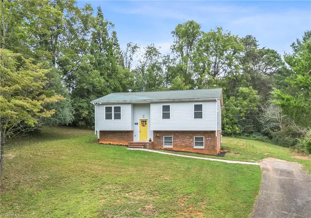 Photo 2 of Single family home for sale at 220 Glen Ter, Mount Airy, NC 27030 | MLS# 1235650 | Listing updated on 2026-10-04