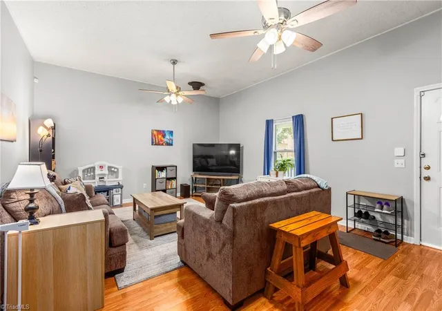 Photo 4 of Single family home for sale at 515 Foy Ave, Lexington, NC 27292 | MLS# 1233283 | Listing updated on 2026-10-19