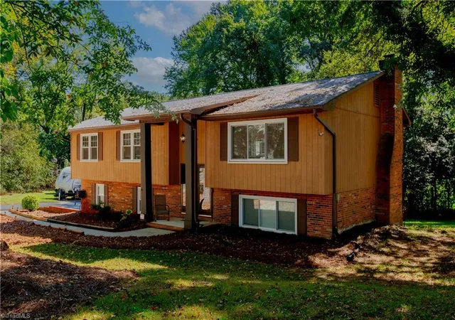 Photo 1 of Single family home for sale at 605 Greenvine Cir, Winston Salem, NC 27103 | MLS# 1238533 | Listing updated on 2026-10-25