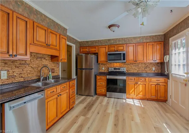 Photo 3 of Single family home for sale at 605 Greenvine Cir, Winston Salem, NC 27103 | MLS# 1238533 | Listing updated on 2026-10-25
